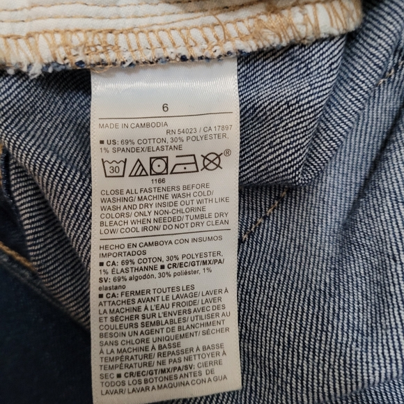 Old Navy High-Waisted Wow Crop Wide-Leg Jeans Dark Wash Size 6 - Picture 7 of 15